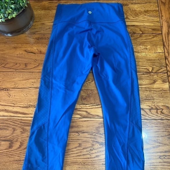 lululemon athletica Pants - Lululemon Body Con Crop Size6 poseidon blue